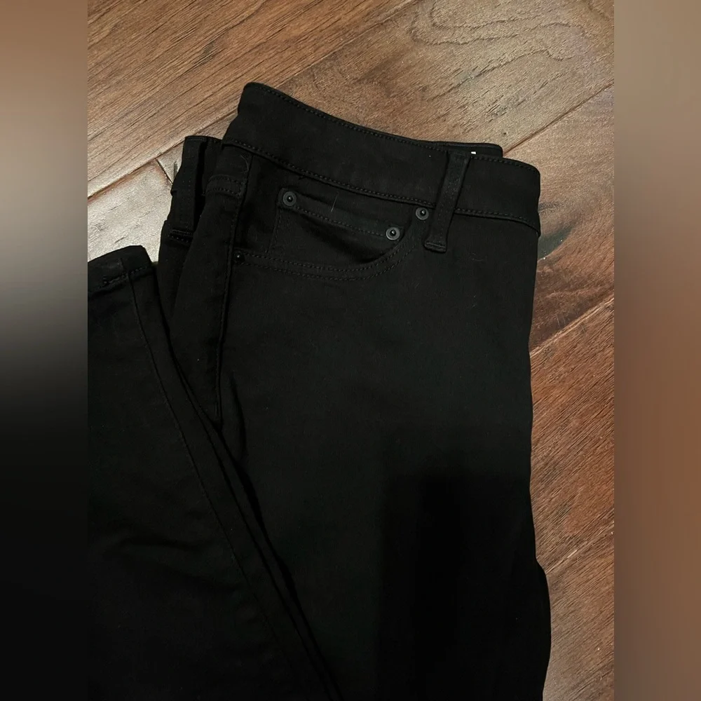 NWOT No Boundaries Jeans - Picture 2 of 4